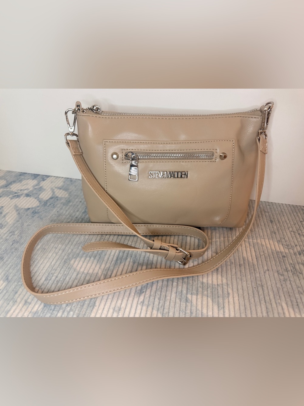Steve Madden Beige Crossbody with Front Zip and Logo